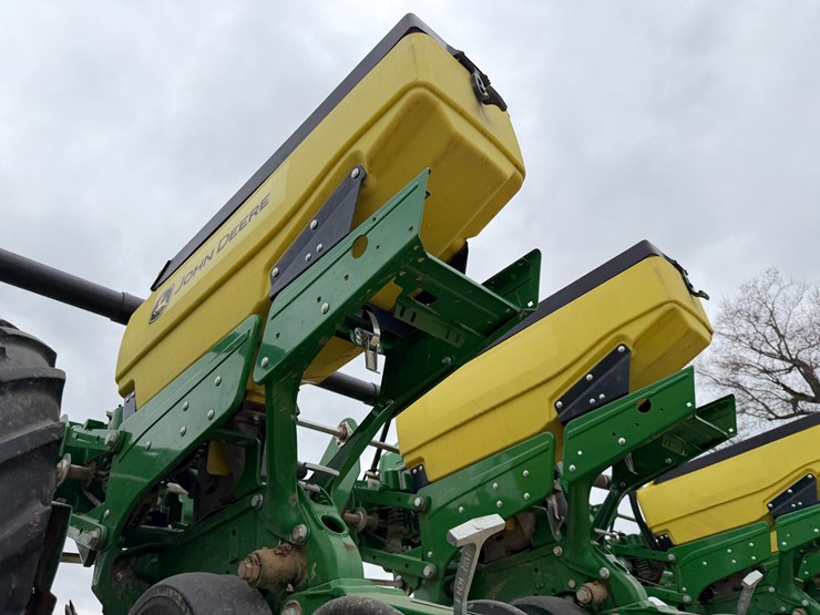 john-deere-1725-image-63