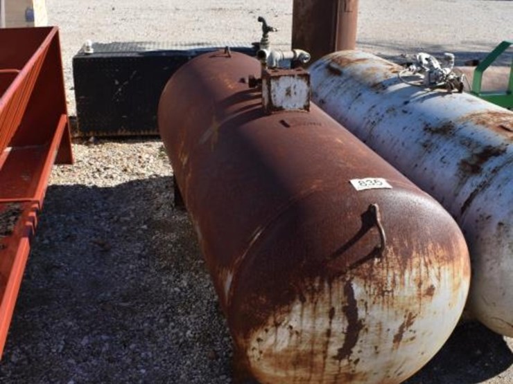 250-gallon-steel-tank-image-1