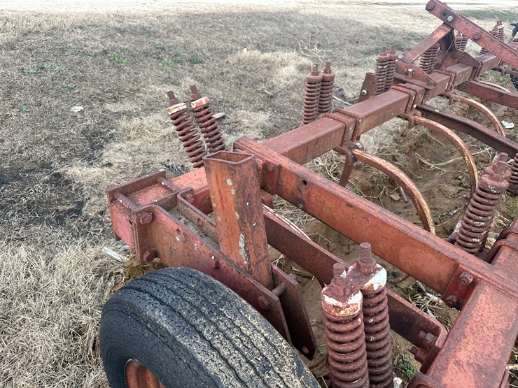 #38726-•-14'-chisel-plow-image-19