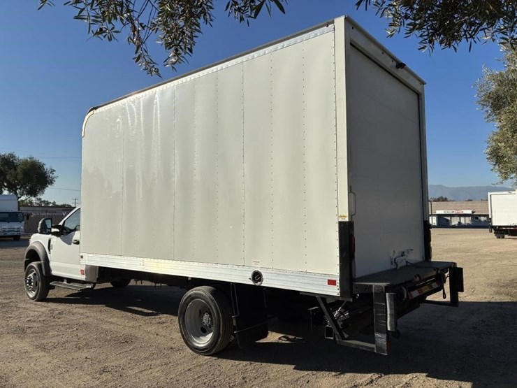 2022-ford-f450-xl-image-4