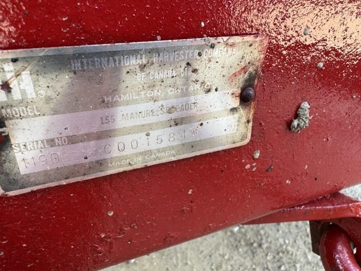 ih-155-manure-spreader-image-5