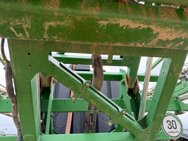 2015-john-deere-r4030-image-28