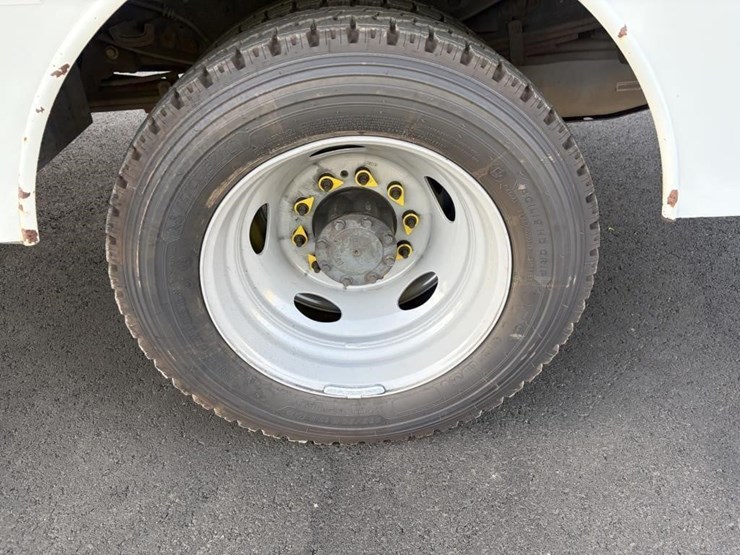 2012-ford-f550-image-5