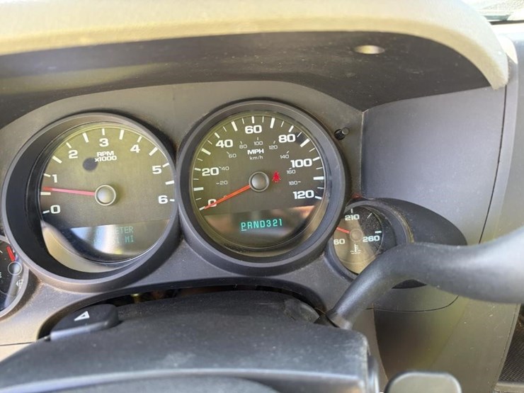 2011-chevrolet-1500-image-12