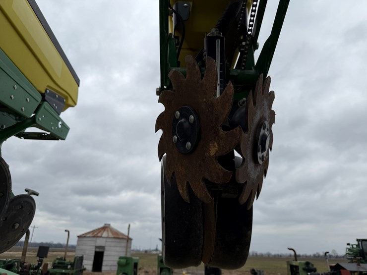 john-deere-1725-image-83