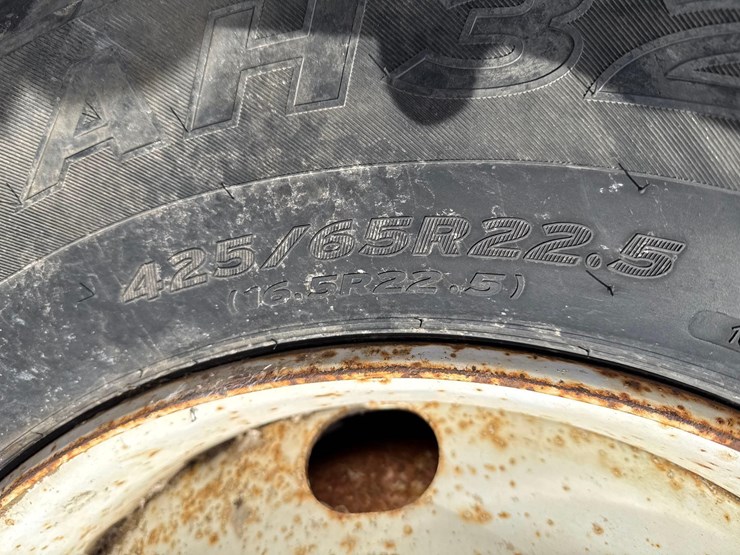 2005-sterling-lt8500-image-32