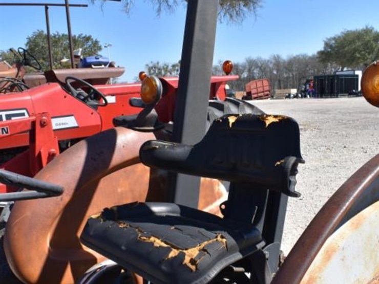 ford-tractor-image-8