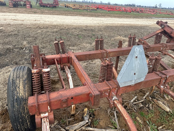 #38726-•-14'-chisel-plow-image-18