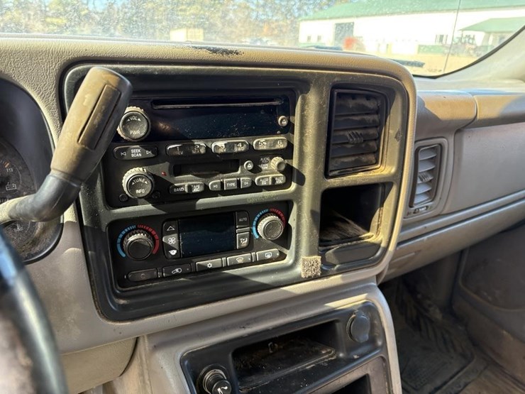 2003-chevrolet-2500-image-9