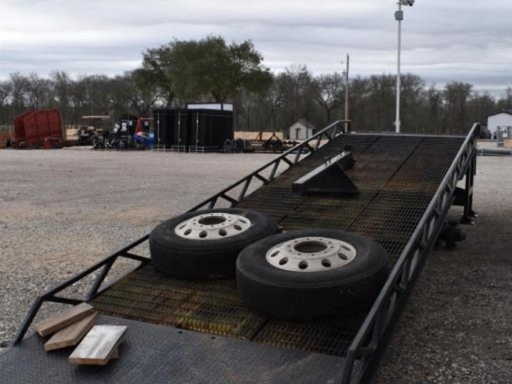 26'-portable-load-ramp-image-5