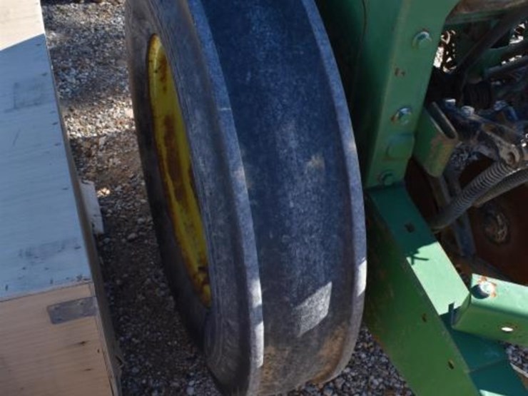 john-deere-8200-image-5