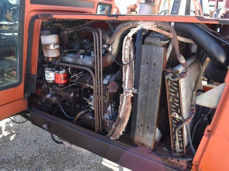 hesston-680-tractor-(serial-#-825115)-(showing-appx-1,374-hours,-up-to-the-image-3