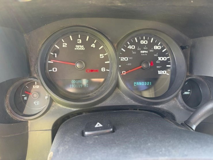 2011-chevrolet-1500-image-12