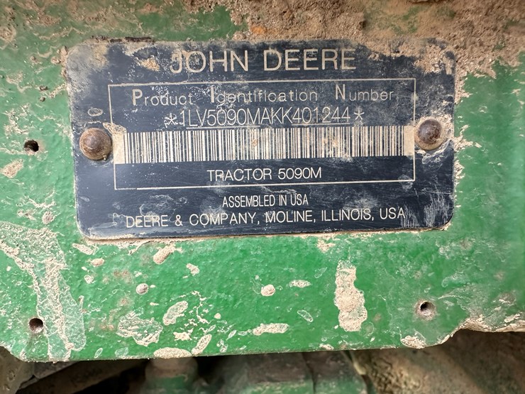 2011-john-deere-5090m-image-12