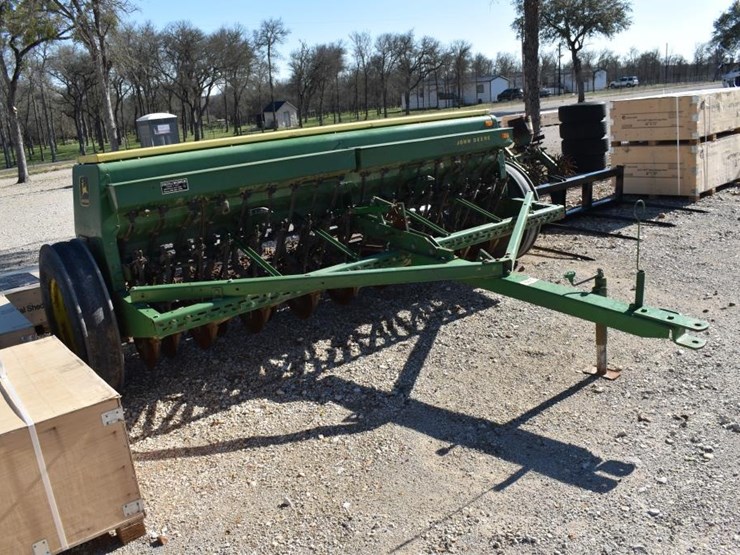john-deere-8200-image-1