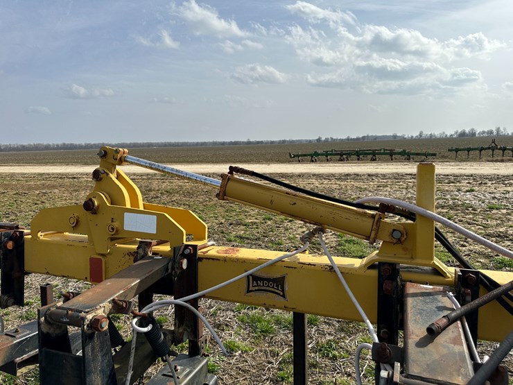 2000-landoll-2000-image-38