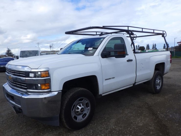 2018-chevrolet-2500hd-image-1