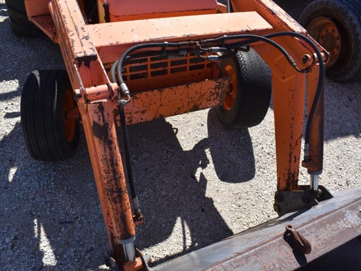 contractor-tlb-20d-tractor-w/-loader-and-backhoe-(will-not-move)-(serial-#-image-4