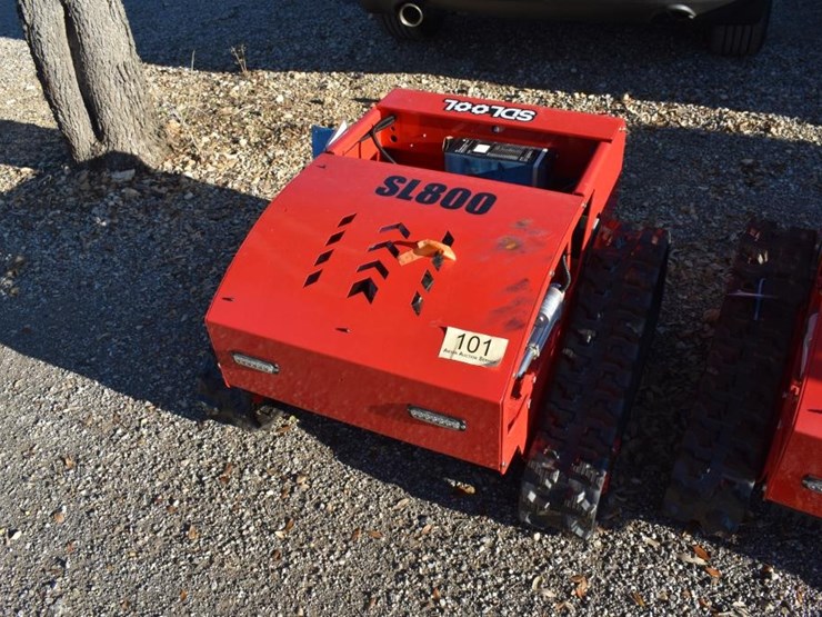 sdl-sl800-crawler-lawnmower-image-1