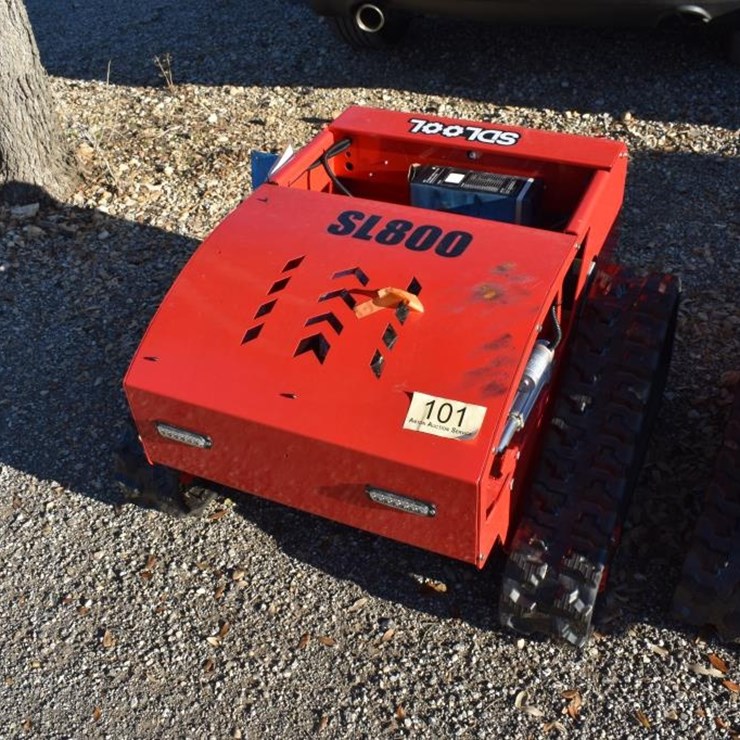 SDL SL800 CRAWLER LAWNMOWER