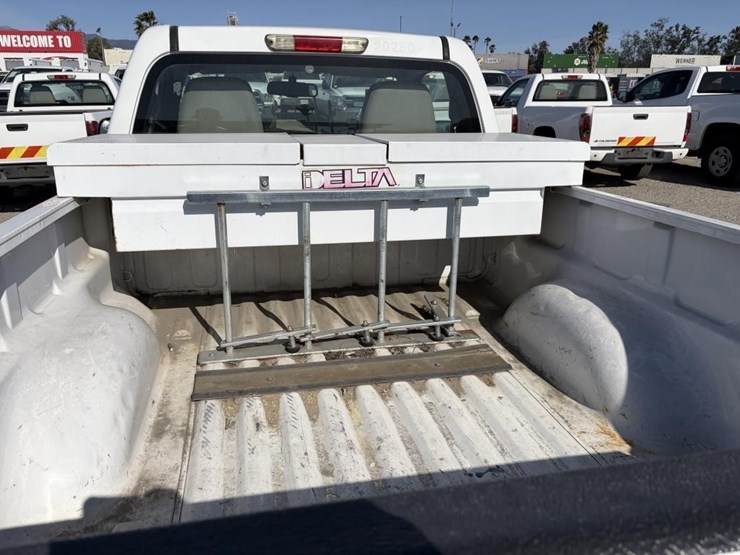 2011-chevrolet-colorado-image-21