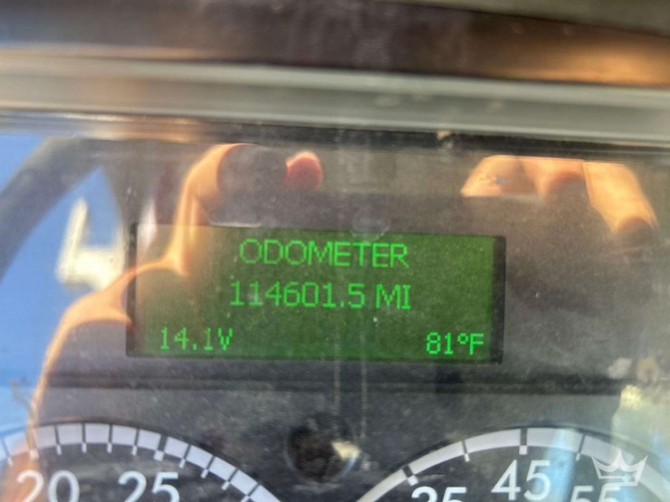 2019-freightliner-m2-106-image-6