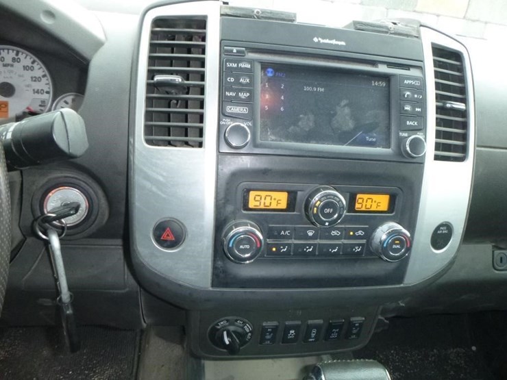 2016-nissan-frontier-image-12