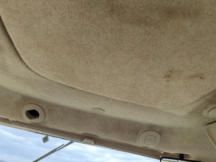 #38653-•-2017-john-deere-8270r-mfwd-tractor-image-60