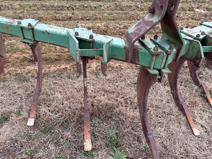 #38718-•-7-shank-chisel-plow-image-11