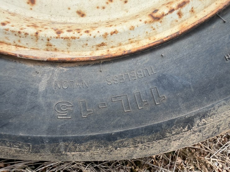 #38675-•-~950gal-t/a-fuel-trailer-image-5