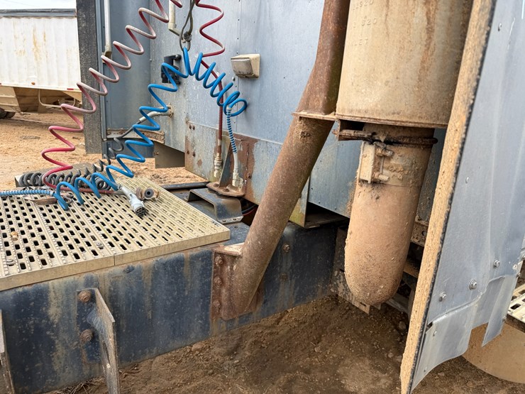 1990-international-9400-image-40