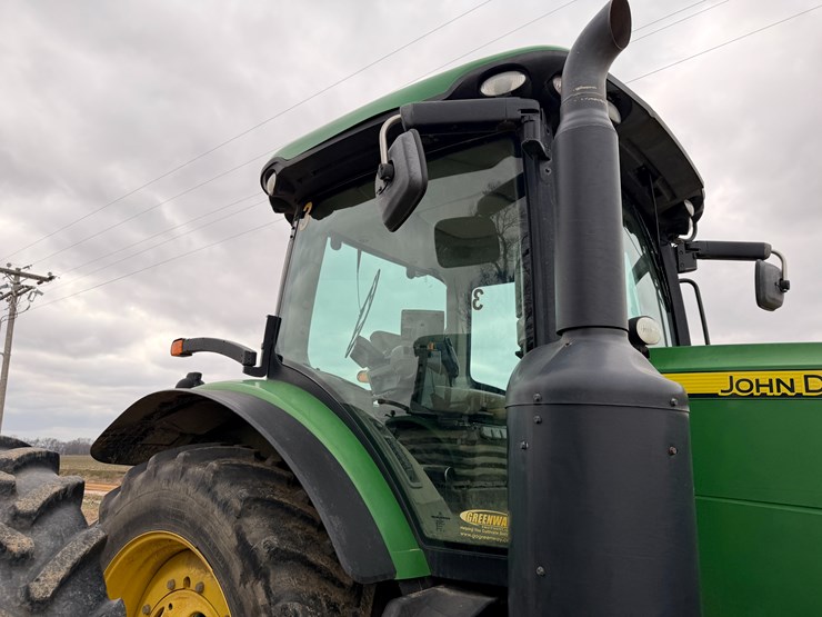 2014-john-deere-8260r-image-36