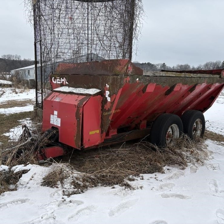 Gehl Scavenger Slinger Spreader - OFF SITE