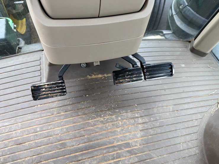 2017-john-deere-8270r-image-61