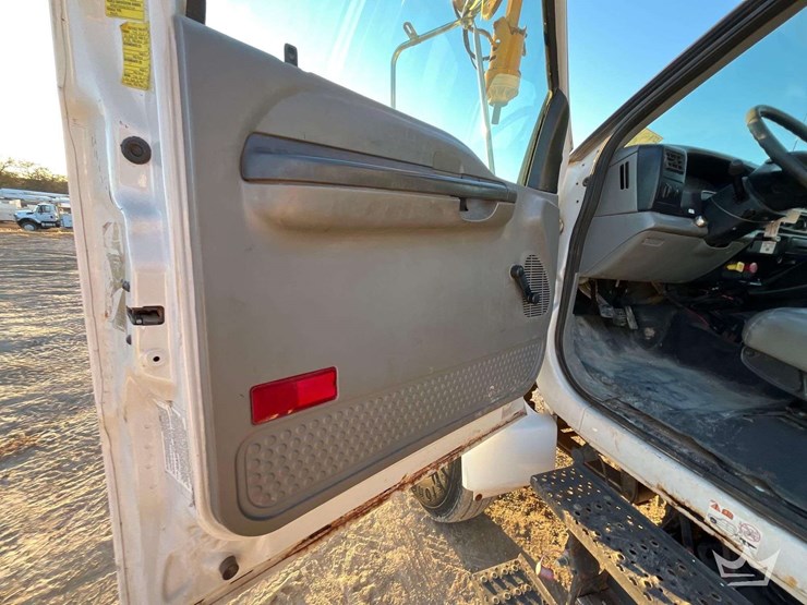 2006-ford-f750-image-10