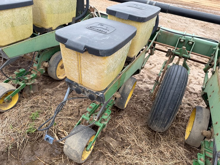 john-deere-7300-image-16