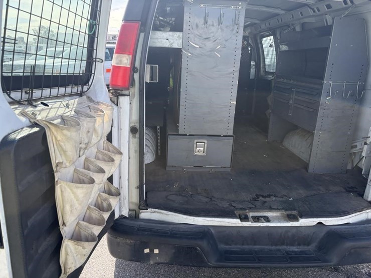 2007-chevrolet-2500-image-13