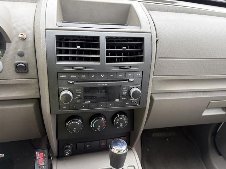 2008-dodge-nitro-image-17