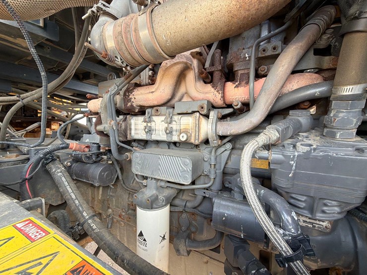 2016-agco-terragator-9300-image-24