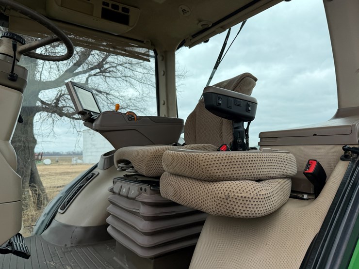 #38653-•-2017-john-deere-8270r-mfwd-tractor-image-54