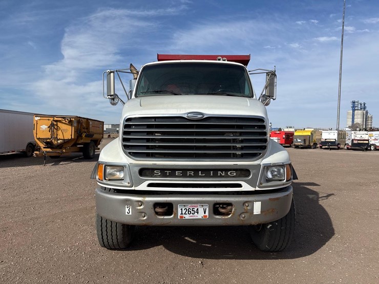 2005-sterling-lt8500-image-8
