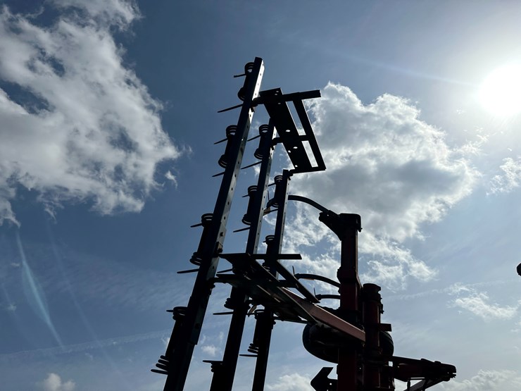 case-ih-4300-image-23