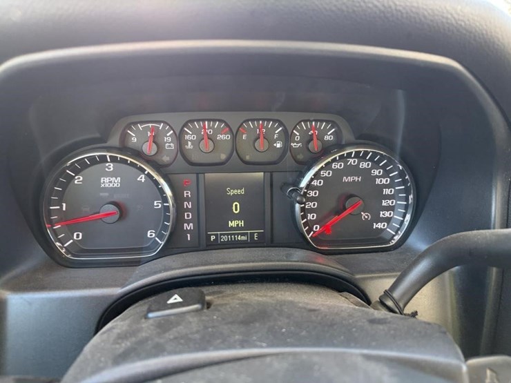 2016-chevrolet-silverado-2500-image-14