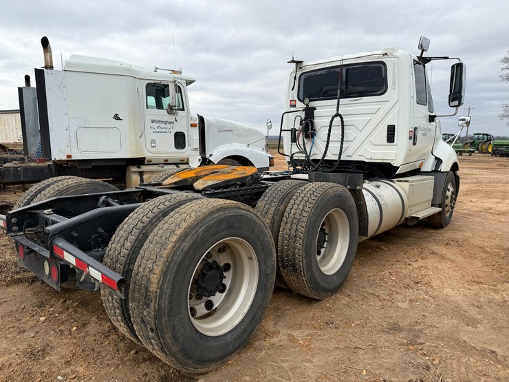 2016-international-prostar-image-3