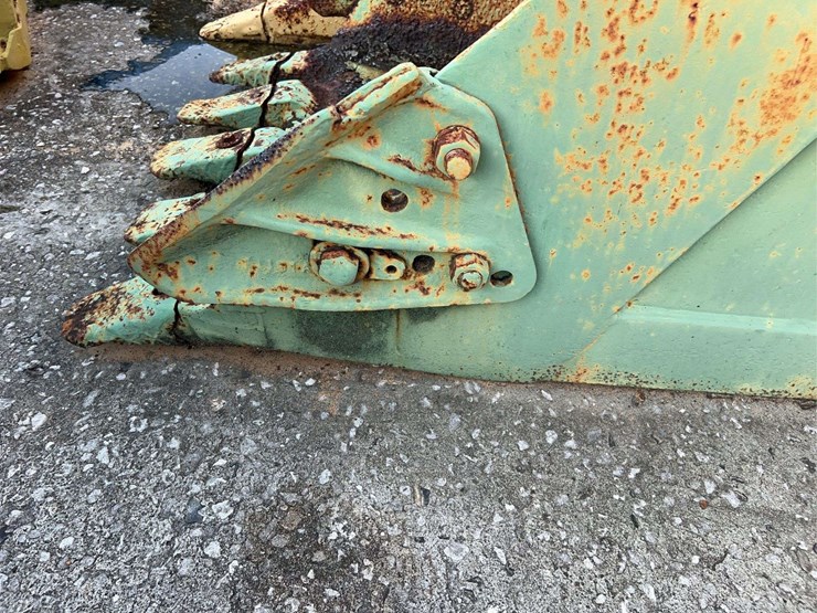 33”-bucket-image-11