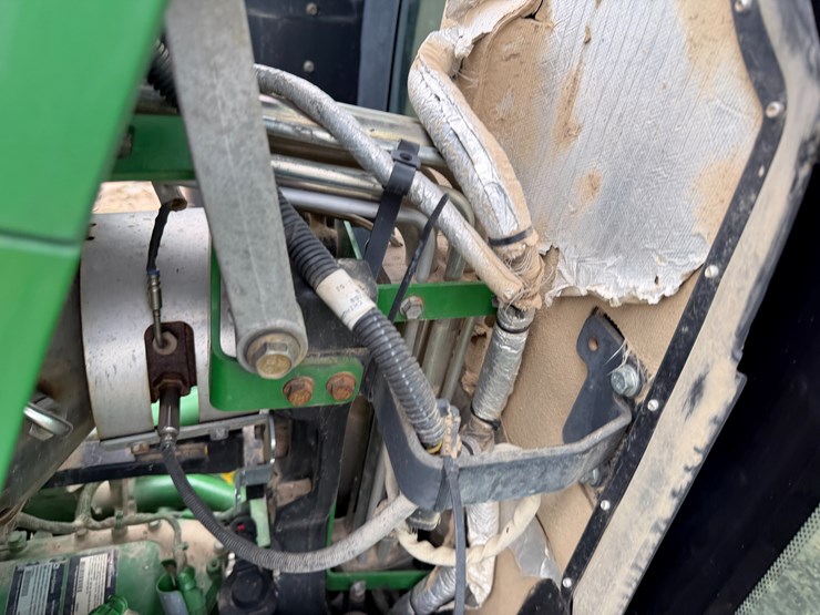 2015-john-deere-r4030-image-67