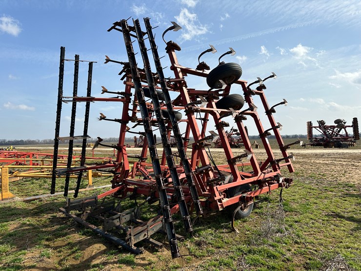 case-ih-4300-image-3