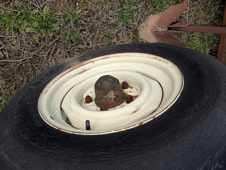 #38713-•-w&a-1726-8-row-38"-bedder-roller-image-7