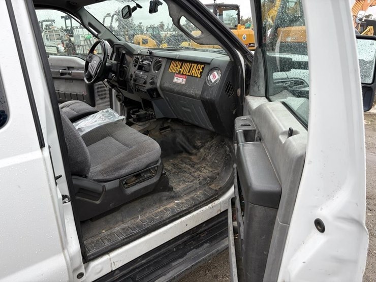 2012-ford-f550-image-10