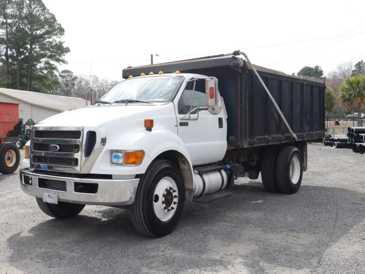 2015-ford-f750-xlt-image-3